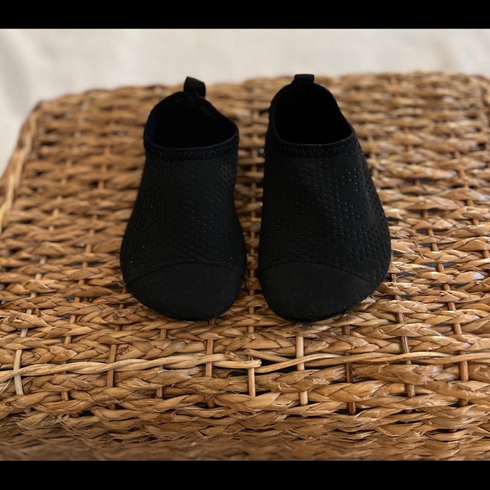 Unisex Amazon Black Kids Water Shoes Size 8
